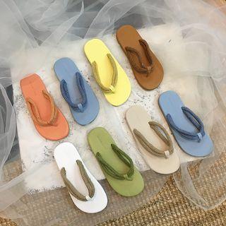 Braided Strappy Flip-flops
