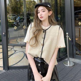Button-up Sweater Vest / Short-sleeve T-shirt