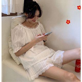 Lace-trim Puff-sleeve Top / Shorts