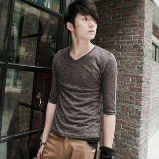 Elbow-sleeve T-shirt