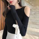 Cut-out Shoulder Ribbed Knit Top