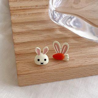 Asymmetrical Rabbit Stud Earring White - One Size