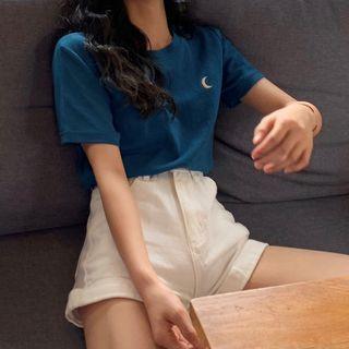 Short Sleeve Moon Embroidered T-shirt