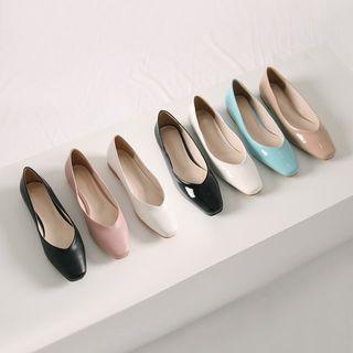 Square-toe Pastel-tone Flats