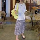 Elbow-sleeve Plain T-shirt / Floral Midi A-line Skirt
