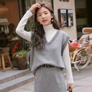 V-neck Contrast Trim Knit Vest