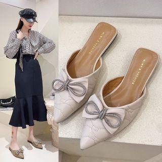 Pointed Bow Detail Mules