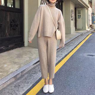 Set: High Neck Knit Top + Pants