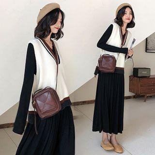 Long-sleeve Midi Pleated Dress / Knit Vest / Set