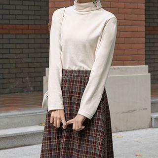 Deer Embroidered Turtle-neck Long Sleeve Top