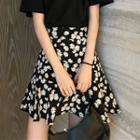 Short-sleeve Floral Embroidered T-shirt / Floral Print A-line Skirt