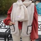 Sherpa-fleece Vest With Muffler Ivory - One Size