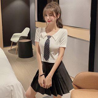 Peter Pan-collar Short-sleeve Top / Plain Pleated Skirt