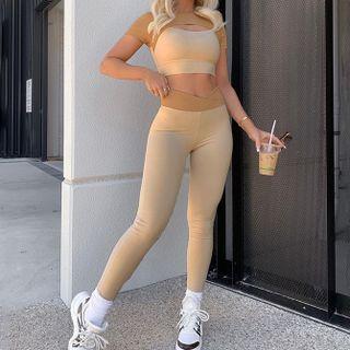 Set: Two-tone Panel Cropped T-shirt + Leggings