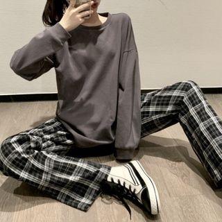 Long-sleeve Plain Tee / High-waist Plaid Pants