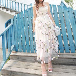 Flower Applique Strappy A-line Maxi Dress