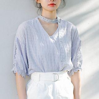 Lace Trim V-neck Short-sleeve Blouse