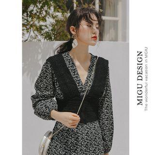V-neck Cropped Knit Top Black - One Size