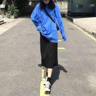 Long-sleeve T-shirt / Slit-side Midi Skirt