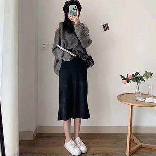 Cold Shoulder Sweater / Plain Knit Midi Skirt / Set