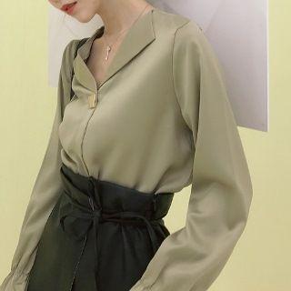 Set: Ruffled Shirt + Faux-leather Skirt