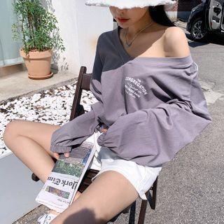 Letter V-neck Oversized T-shirt