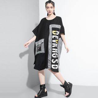 Short-sleeve Lettering Paneled T-shirt Dress Black - One Size