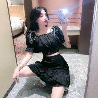 Puff-sleeve Crop Top / Mini Mermaid Skirt