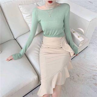 Long-sleeve T-shirt / Asymmetric Fitted Skirt