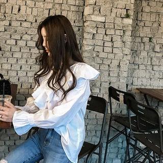 V-neck Puff-sleeve Ruffled Blouse