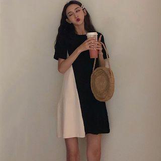 Short-sleeve Two Tone A-line Dress / Midi Dress