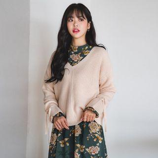 V-neck Tie-sleeve Rib-knit Sweater