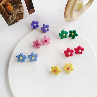 Flower Stud Earring / Clip-on Earring