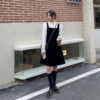 Lace Top / Sleeveless Velvet Dress
