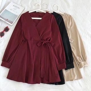 Plain V-neck Lace-up Long-sleeve Dress