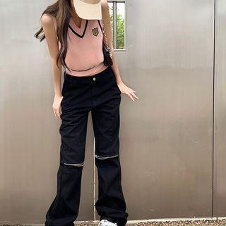 Zipped Straight Leg Jeans / Sleeveless Embroidered Knit Top