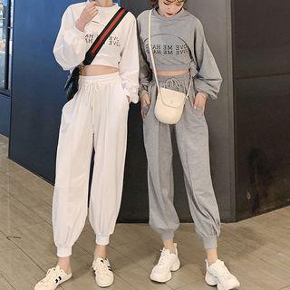 Set: Lettering Tank Top + Cropped Sweatshirt + Sweatpants