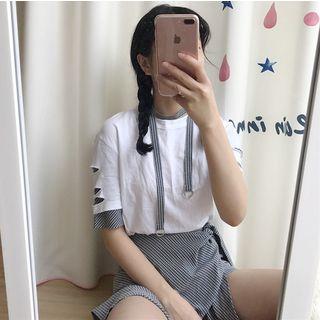 Set : Distressed Short-sleeve T-shirt + Mini Skirt