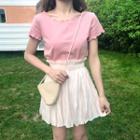 Open Back Short-sleeve T-shirt / High Waist A-line Skirt