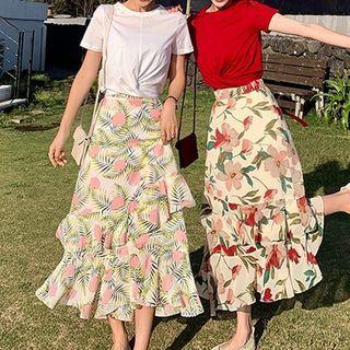 Set: Short-sleeve T-shirt + Tiered Printed A-line Midi Skirt