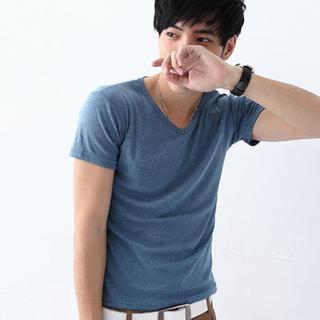 Short-sleeve V-neck T-shirt