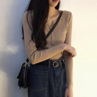 V-neck Buttoned Plain Knit Top