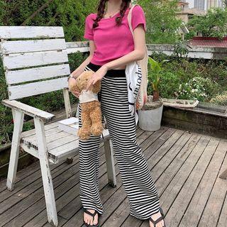 Short-sleeve Cropped T-shirt / Striped Wide Leg Pants