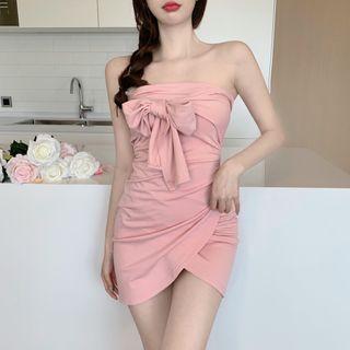 Halter-neck Asymmetrical Ruched Bodycon Dress