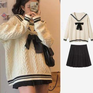 Sailor Collar Sweater / Pleated A-line Skirt