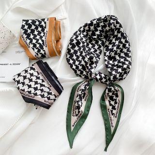 Houndstooth Triangle Scarf