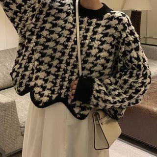 Houndstooth Sweater / Midi A-line Skirt / Crop Harem Pants