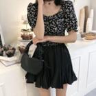 Short-sleeve Floral Top / Plain Mini Skirt