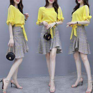 Set: Cold-shoulder Elbow-sleeve Top + Plaid Mini A-line Skirt