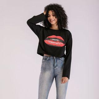 Lip Print Cropped Pullover